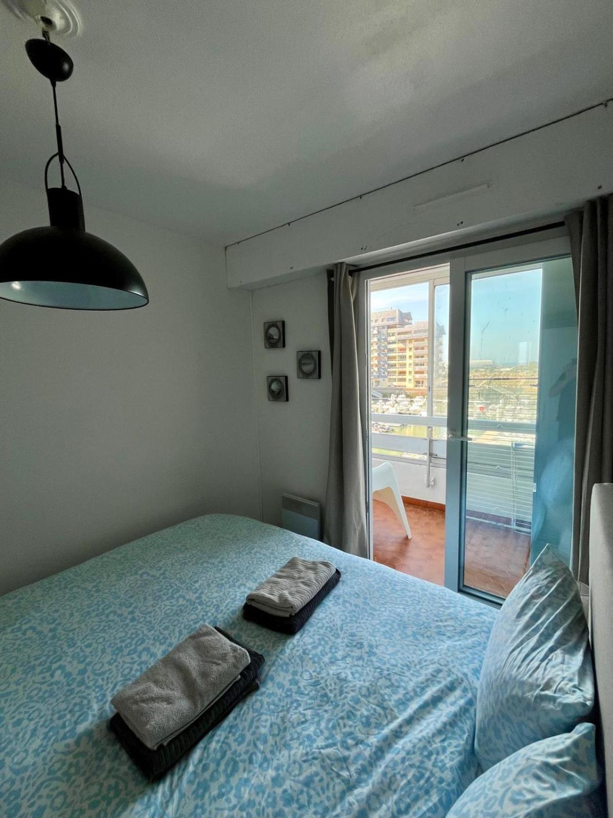 Appartement Vue Mer Et Marina, Loggia - Parking Courseulles-sur-Mer Kültér fotó